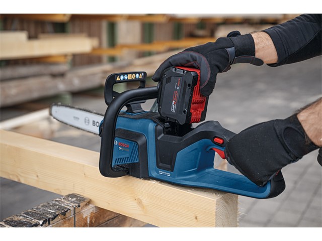 Akumulatorska verižna žaga Bosch PRO GKE18V-30, 06008D3200